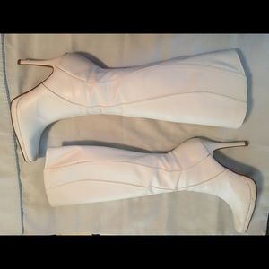 ICORA White Boots